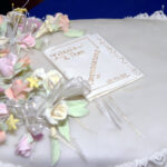 Decorated wedding cake